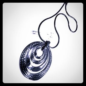 Silver hoop necklace